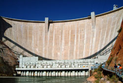 this is a photo of a dam